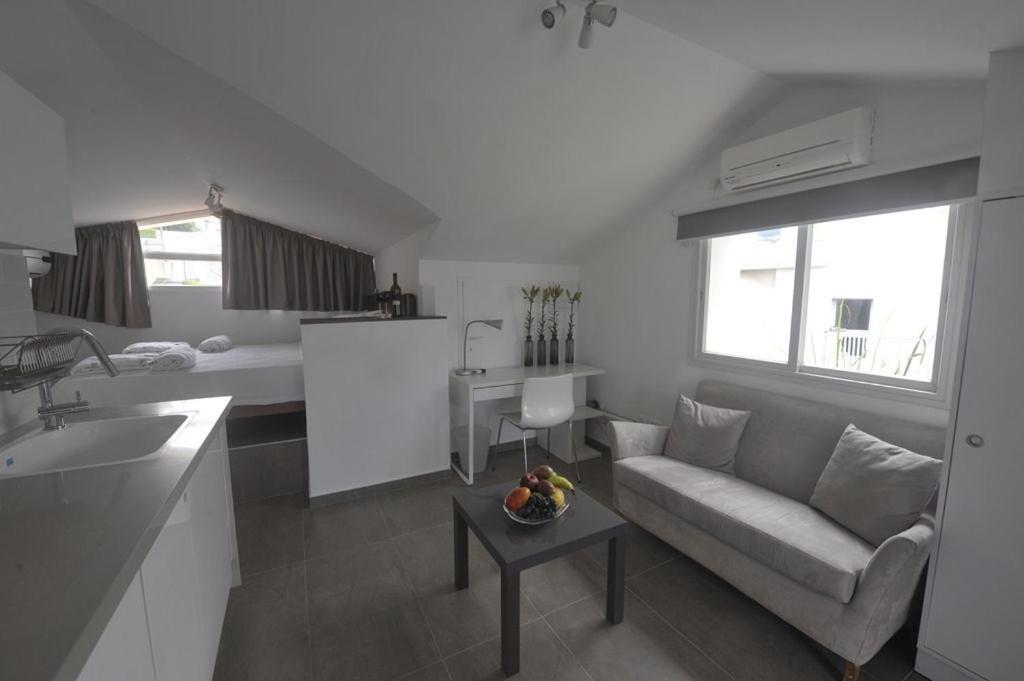 Boutique Apartment "Facing The Sea" Хайфа Экстерьер фото